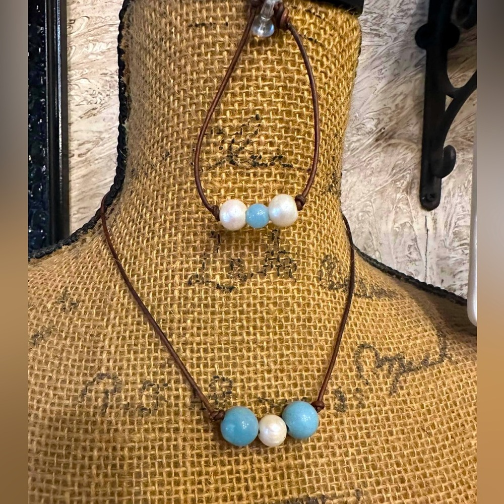 Genuine leather with fresh water pearls/sea beads necklace! Handmade!